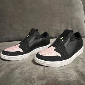 Nike Air Jordan 1 Low Slide - Youth 5.5 - New with out tags